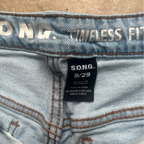 Jeans - Picture 2 of 2